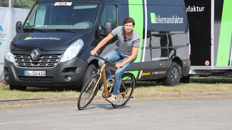 Felix Hildebrand, Produktmanager bei Rabeneick ist vom kommenden Erfolg der Retro-E-Bikes überzeugt.,