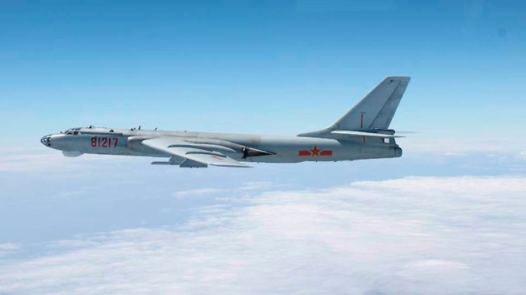 Fliegendes Symbol des neuen chinesischen Machtanspruchs: Ein nuklearwaffenfähiger H-6K-Bomber der chinesischen Luftwaffe.