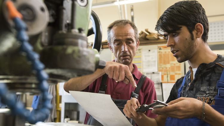 Im vergangenen Jahr sind laut des Deutschen Industrie- und Handelskammertages (DIHK) 49.000 Ausbildungsstellen unbesetzt geblieben.