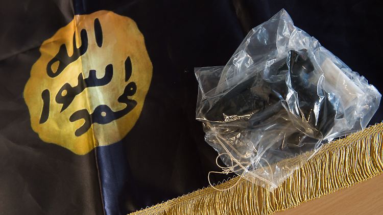 Die Polizei nahm 2017 im Zusammenhang mit einem möglicherweise bevorstehenden Terror-Anschlag zwei "Gefährder" aus der Salafistenszene in Göttingen fest.