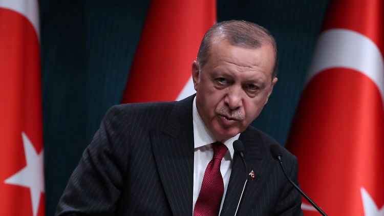 Präsident Erdogan weigert sich hartnäckig, Reformen anzupacken. Die türkische Börse war wegen des Opferfestes eine Woche geschlossen. Spannend wird, wie der Lira-Kurs sich weiter entwickelt.