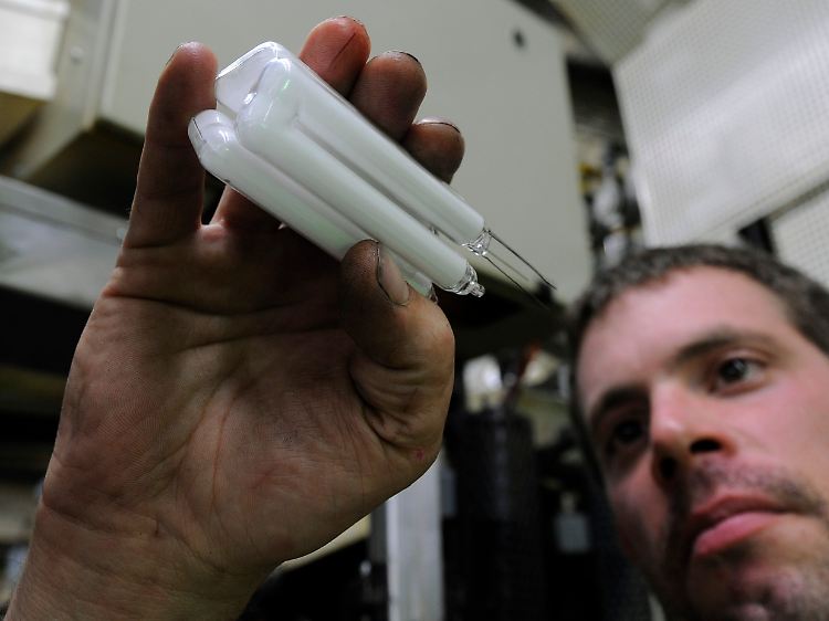Lampen ohne Schutzummantelung sollten nicht in Innenräumen eingesetzt werden.