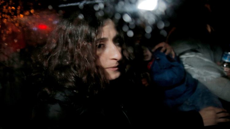 Im Dezember 2017 wurde die deutsche Journalistin Mesale Tolu nach mehr als sieben Monaten Untersuchungshaft entlassen. Nun darf sie auch die Türkei verlassen.