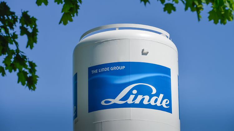 Linde und Praxair rechnen mit Synergien von 1,1 Milliarden Euro jährlich.