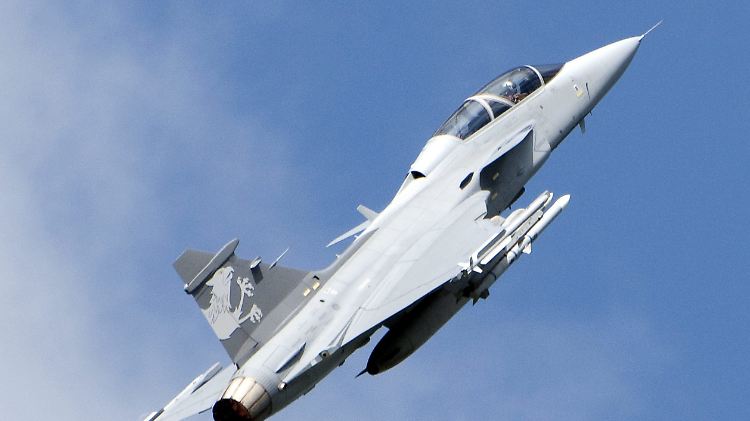 Die Saab JAS 39 Gripen:  ein leichtes, modernes Mehrzweck-Kampfflugzeug des schwedischen Herstellers Saab AB. Die Bezeichnung JAS steht für Jakt, Attack und Spaning (Jagd, Angriff und Aufklärung)