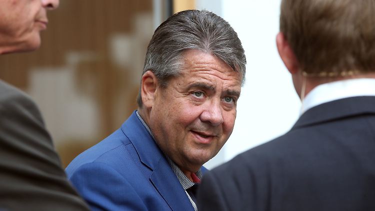 Sigmar Gabriel kritisierte den "moralischen Rigorismus" in Deutschland - und musste sich später selbst ein moralisches Argumentieren vorwerfen lassen.