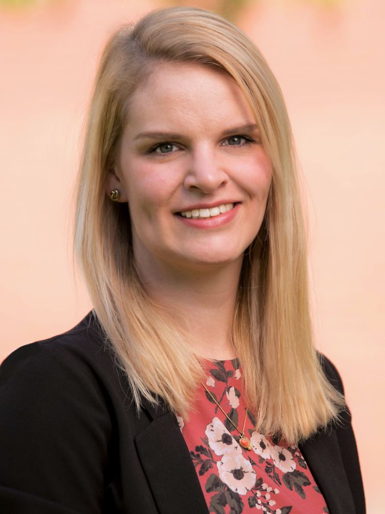 Arbeits- und Organisationspsychologin Dr. Julia Kensbock forscht an der Universität Maastricht zu den Auswirkungen von Stress und Druck auf Unternehmensgründer.