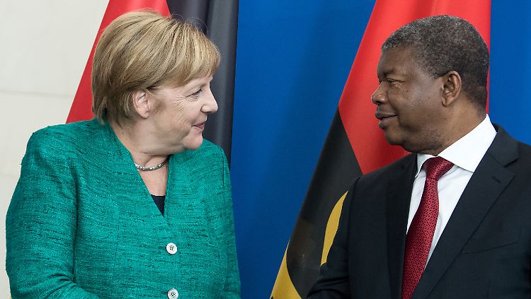 Präsident Lourenço betont, dass er mit Deutschland eine breite Zusammenarbeit auf allen wirtschaftlichen Feldern suche, auch bei der Verteidigung.