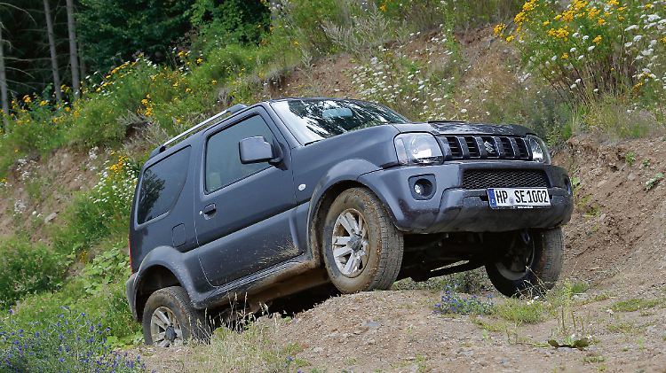Im Gelände hat der Suzuki Jimny mehr zu bieten als auf der Langstrecke.