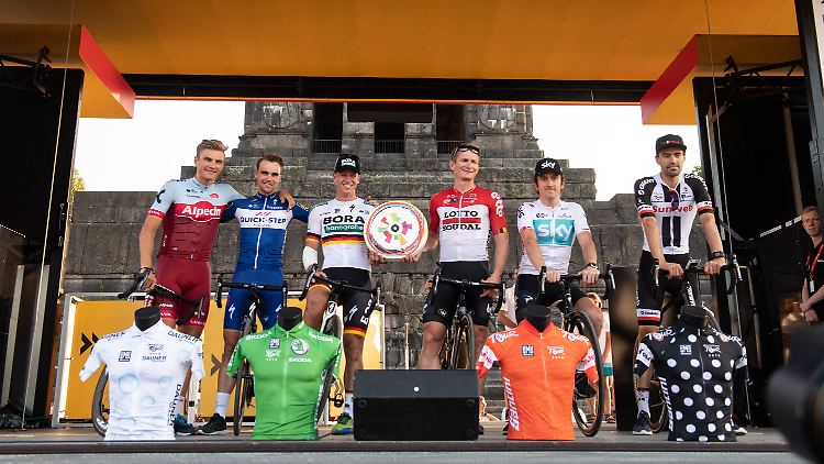 Marcel Kittel, Alvaro Jose Hodeg aus Kolumbien, Pascal Ackermann, André Greipel, Tour-de-France-Sieger Geraint Thomas aus Wales und der Niederländer Tom Dumoulin (v..n.r.) starten bei der Neuauflage der Deutschland Tour.