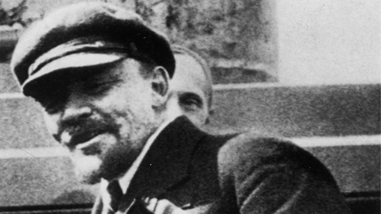 Lenin bei einer Kundgebung am 1. Mai 1920.