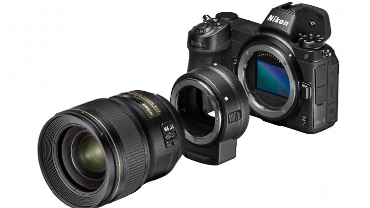 Dank Bajonettadapter können Besitzer einer Nikon-Spiegelreflexkamera ihre Objektive weiter nutzen.