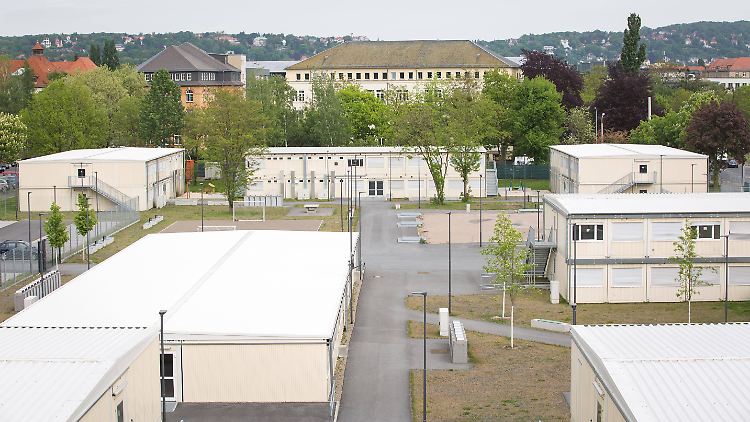 Die ungenutzen Container für Flüchtlinge in der Dresdner Johannstadt haben laut dem Bericht 6,3 Millionen Euro gekostet.
