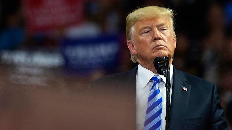 Alle wären "sehr arm", wenn er des Amtes enthoben werden würde, sagt Donald Trump.