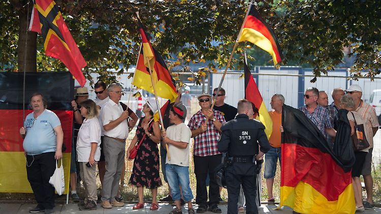 AfD- und Pegida-Anhänger hatten am vergangenen Donnerstag in Dresden gegen Kanzlerin Merkel demonstriert.