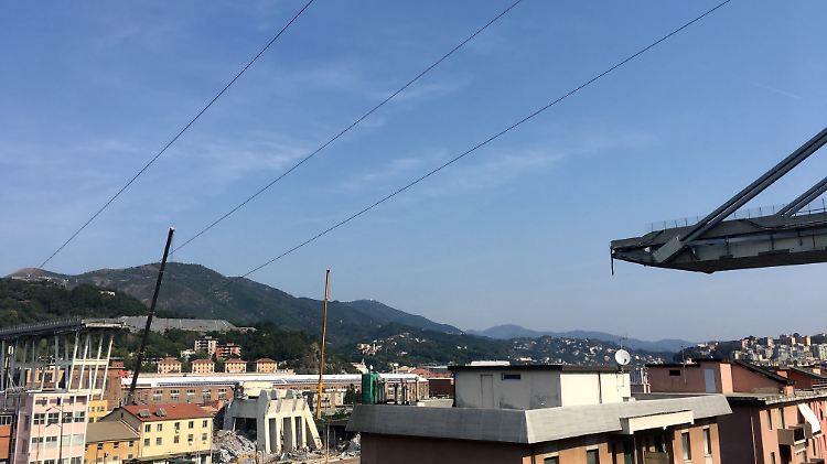 In der Morandi-Brücke klafft eine gewaltige Lücke.