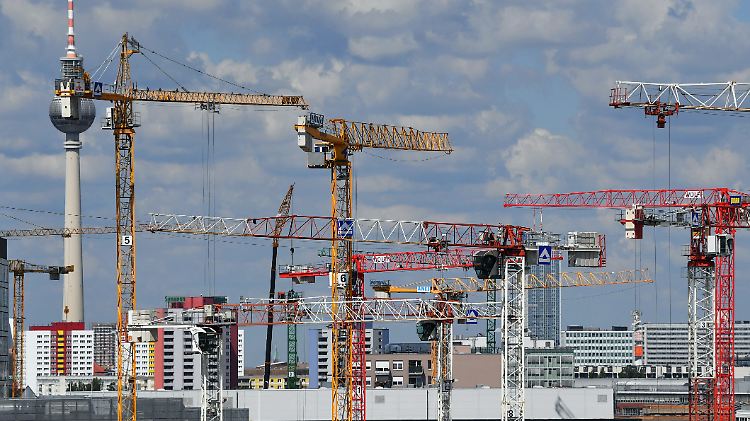 In Ballungsräumen wie Berlin fehlt bezahlbarer Wohnraum: Die Baubranche ist gefragt.