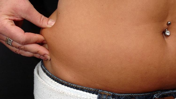 Übergewicht wirkt sich bei Frauen auf die Verhaltenskontrolle aus.