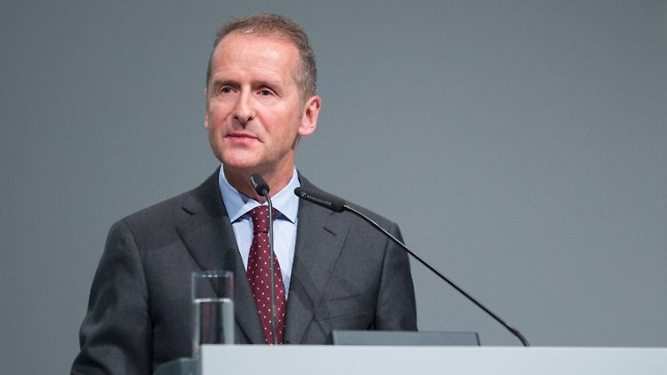 VW-Chef Diess soll VW-Anlegern den Dieselbetrug tagelang verschwiegen haben.
