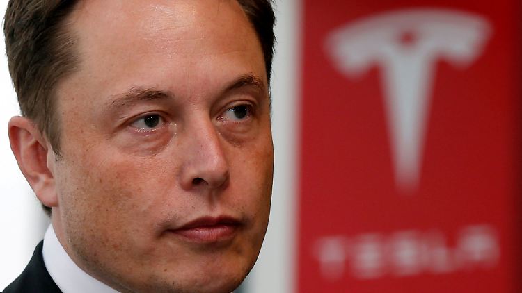 Entgegen der Überzeugung vieler Experten hält Musk daran fest, dass Tesla im abgelaufenen Quartal profitabel gewesen sei. 