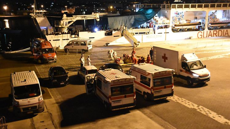 Die 137 Migranten durften die "Diciotti" verlassen. 