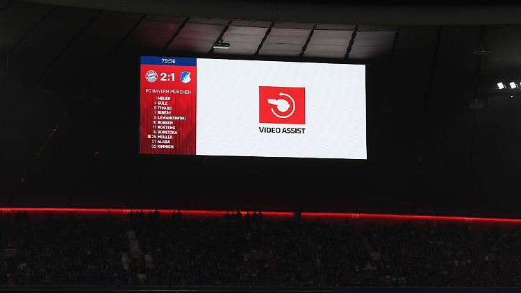 Auch beim Bundesliga-Eröffnungsspiel zwischen FC Bayern und Hoffenheim sorgte der Videobeweis für Diskussionen.