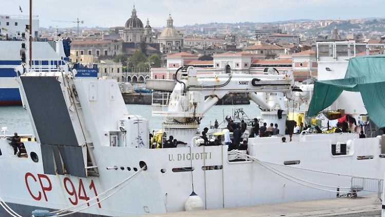 20 der Flüchtlinge, die in Italien von Bord der Diciotti gingen, sollen nach Albanien geschickt werden.