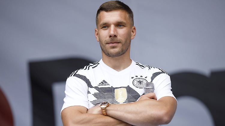 Laut Lukas Podolski  fallen im DFB-Team auch kernige Sprüche - aber alles nur "Flachs".