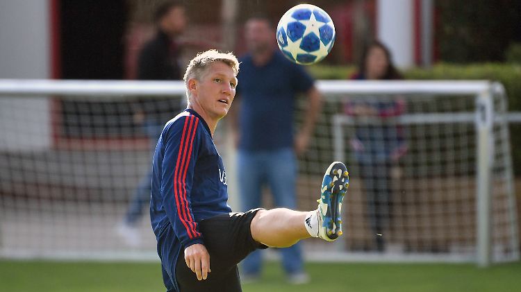 Bastian Schweinsteiger hat den Ball im Blick - ein vorletztes Mal in München.