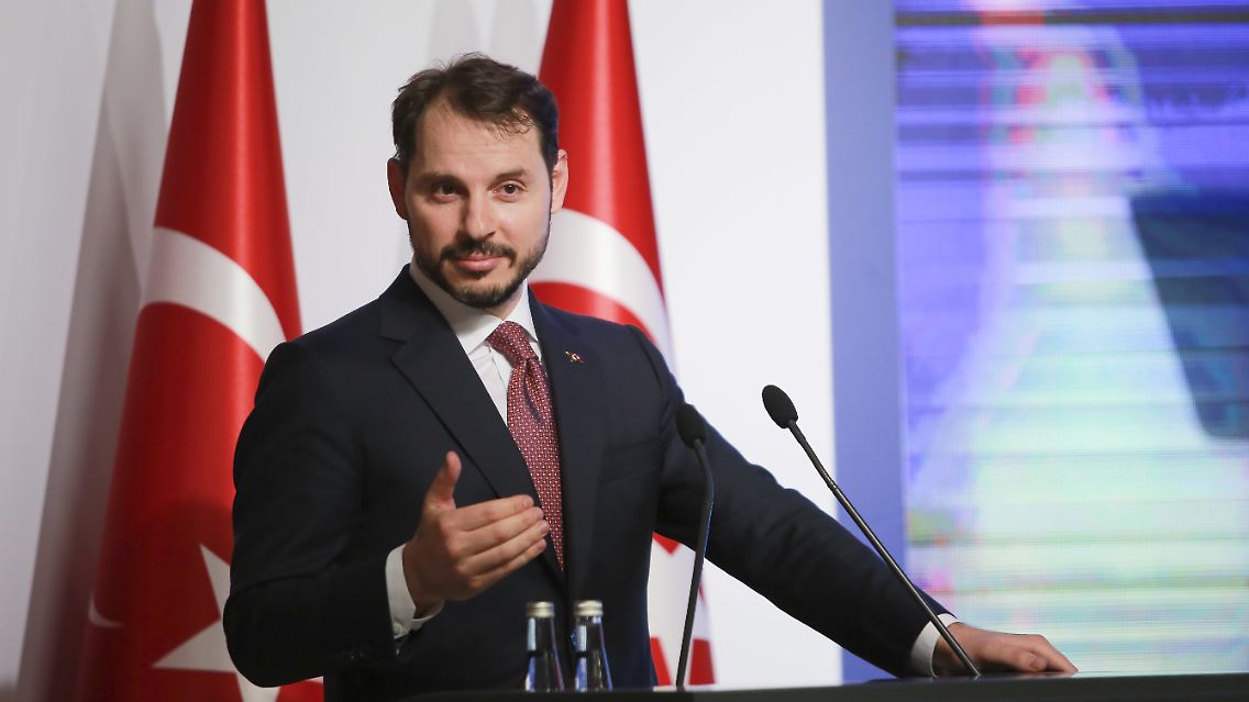Keine Panik - der türkische Finanzminister Finanzminister Berat Albayrak gibt sich trotz des Lira-Verfalls unbesorgt.