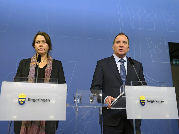 Åsa Romson und Regierungschef Löfven bei der Verkündung der schärferen Asylgesetze.
