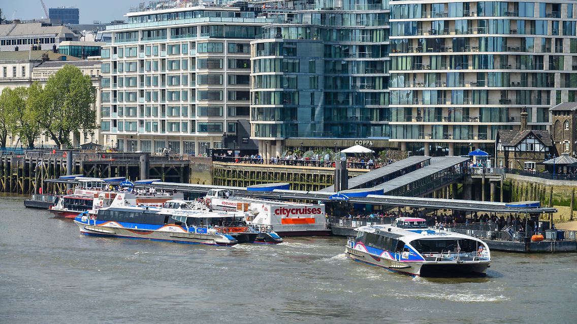 Auch wenn die Häuserpreise in der britischen Hauptstadt sinken - Experten halten sie weiter für überteuert.