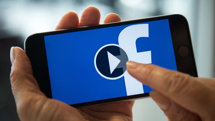 Vorerst startet Watch außerhalb der USA auf Smartphones mit dem Google-System Android, iPhones von Apple sollen folgen.
