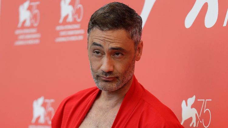 Taika Waititi zeigt, was er hat. 
