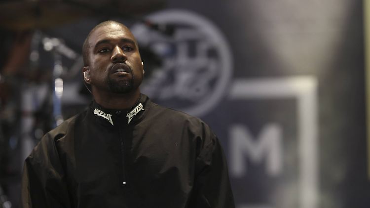In einem emotionalen Interview thematisiert West seine kontroversen Aussagen.