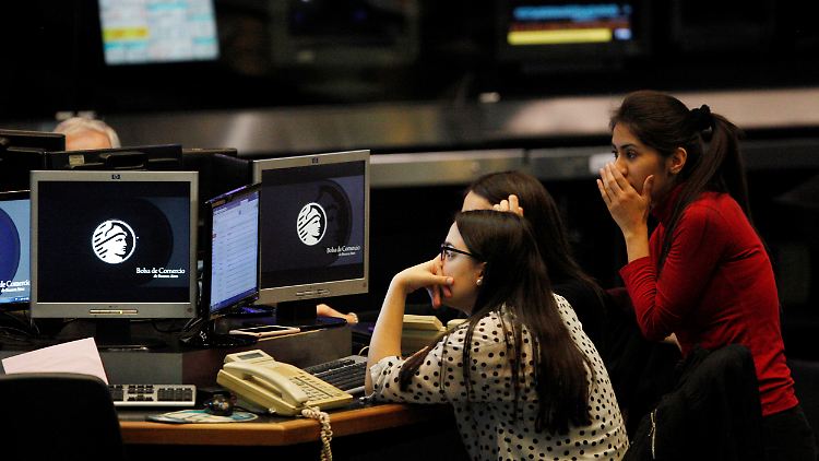 Viel zu tun: Händerinnen an der Börse in Buenos Aires.