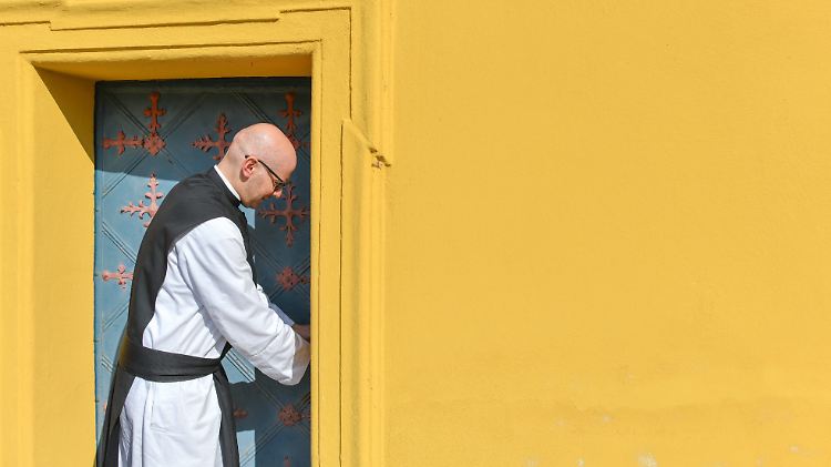 Pater Kilian studierte unter anderem BWL, bevor er Mönch wurde.