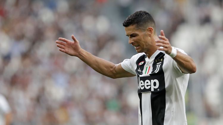 Cristiano Ronaldo ist sauer über den verpassten Titel als bester Fußballer Europas - und will nun erstmals für Juventus Turin treffen.