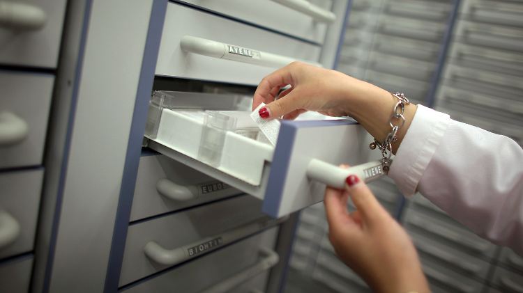 Patientenschützer fordern bessere Kontrollen bei der Arzneimittelüberwachung - auch in den produzierenden Apotheken.