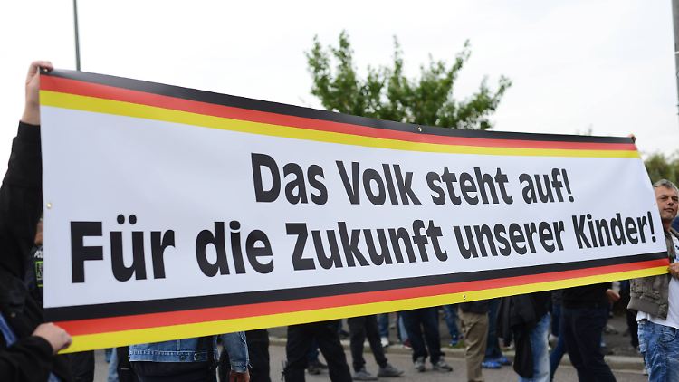 Hier liegt ein Missverständnis vor. Zum Volk gehört auch, wer dieses Plakat unangenehm findet.