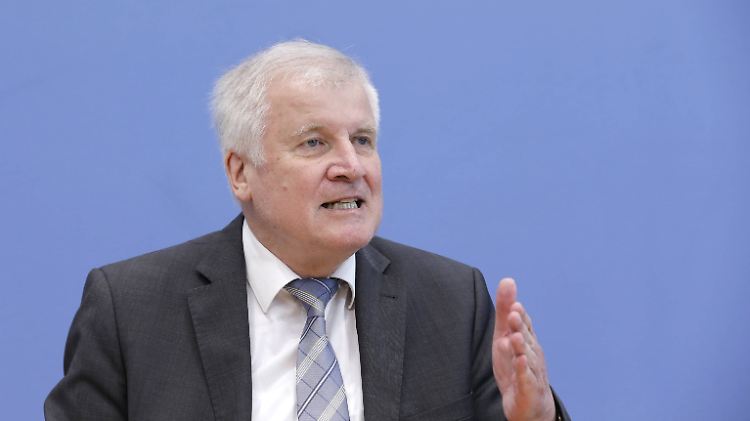 Beim Thema Gefährder zeigt sich Seehofer hart.