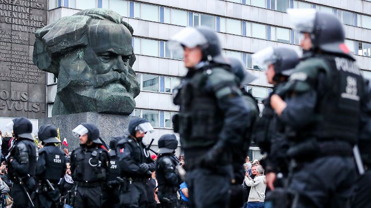 Weitere große Kundgebungen sind derzeit in Chemnitz nicht angekündigt.