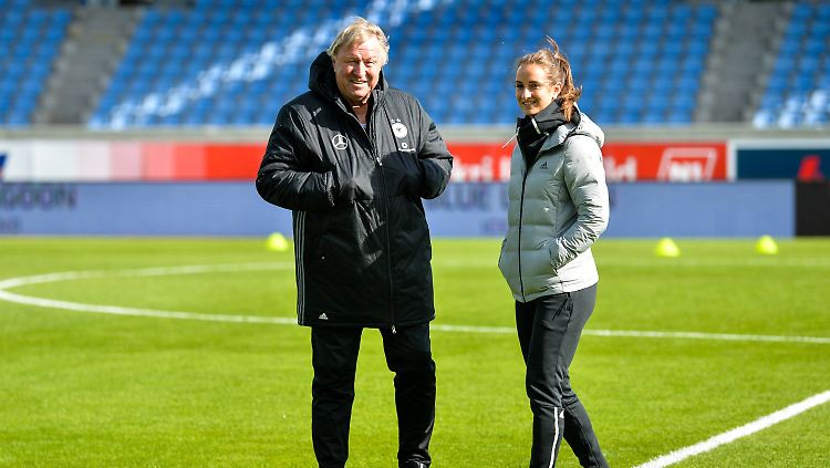 Horst Hrubesch bleibt der Nationalmannschaft noch etwas erhalten.