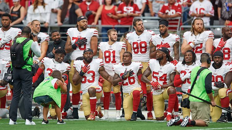 Colin Kaepernick ist weg, der Protest gegen Rassismus bleibt - auch bei den San Francisco 49ers.
