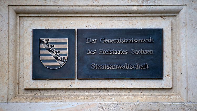 Die Staatsanwaltschaft Dresden ermittelt derzeit, ob sich weitere JVA-Beamte strafbar gemacht hätten. 