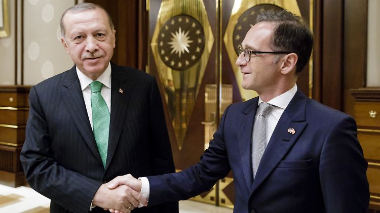 Staatspräsident Erdogan sprach deutlich länger als geplant mit seinem deutschen Gast Maas.