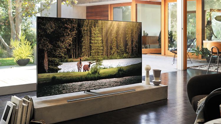 Samsungs GQ55Q9FN wurde nicht getestet, ist aber auch ein schicker Groß-Fernseher für knapp 1900 Euro.