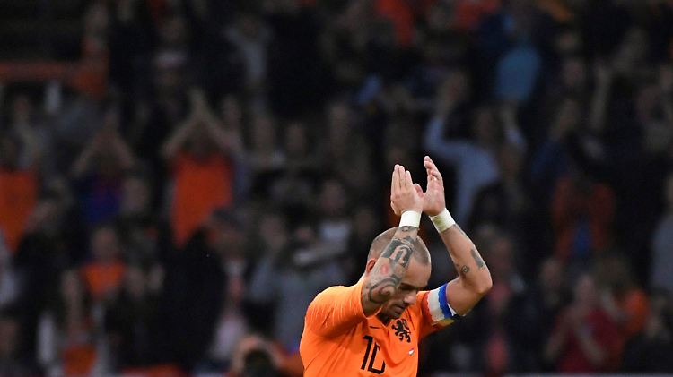 Sneijder feiert einen emotionalen Abschied von der Elftal.