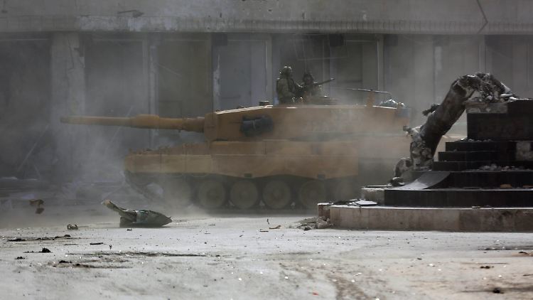 In der Region Idlib leben rund drei Millionen Menschen, darunter etwa eine Million Flüchtlinge. Das türkische Militär, hier ein Bild aus Afrin, ist mit starken Kräften auf syrischem Territorium stationiert.