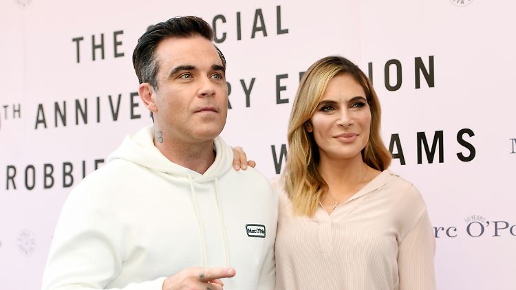 Robbie und Ayda sind seit 2010 verheiratet und jetzt zum dritten Mal Eltern geworden.